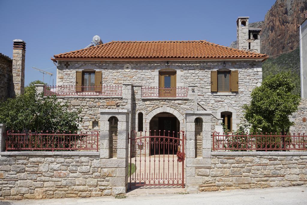 Haus Kleopatra Villa Leonidio Exterior photo