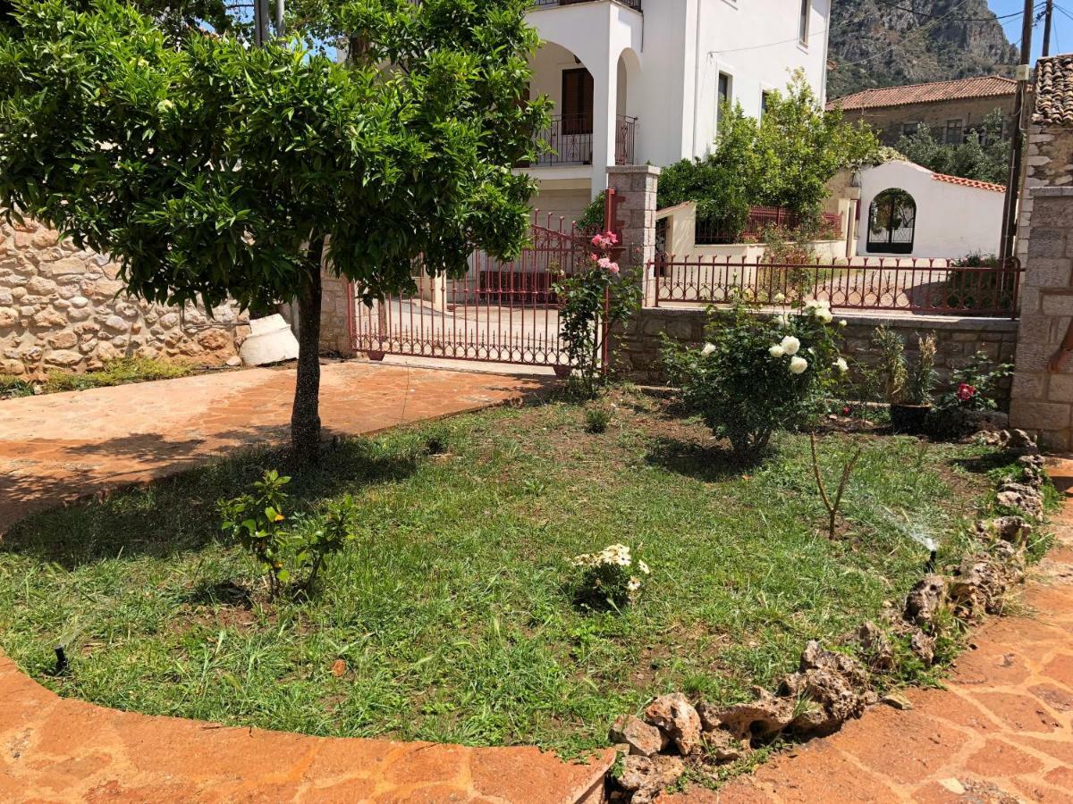 Haus Kleopatra Villa Leonidio Exterior photo